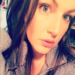 Meet your Posher, Cynthia